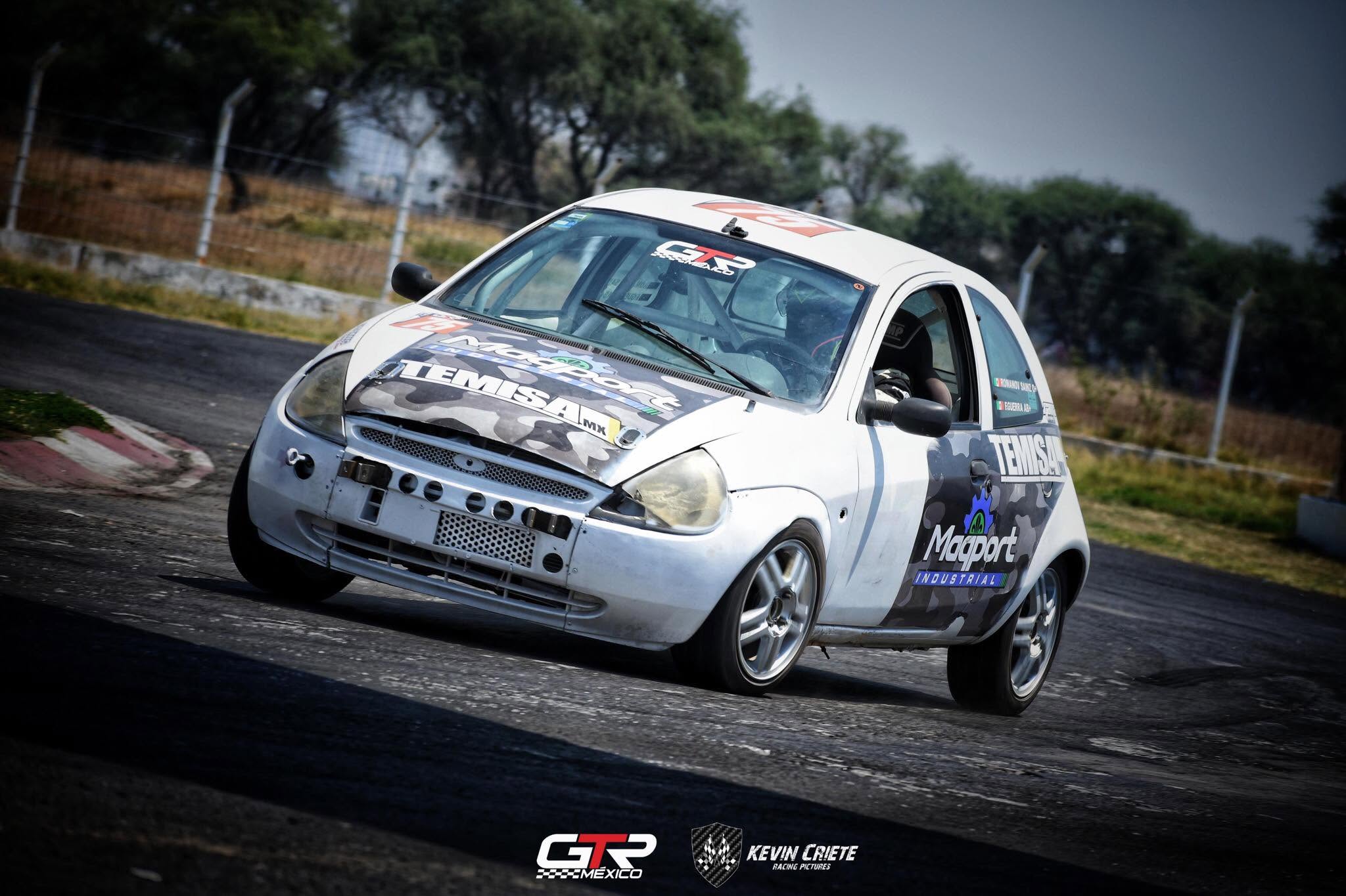 Ford Ka El Tiburón de Romanov Sainz sobre la pista, archivo GTR México 2018